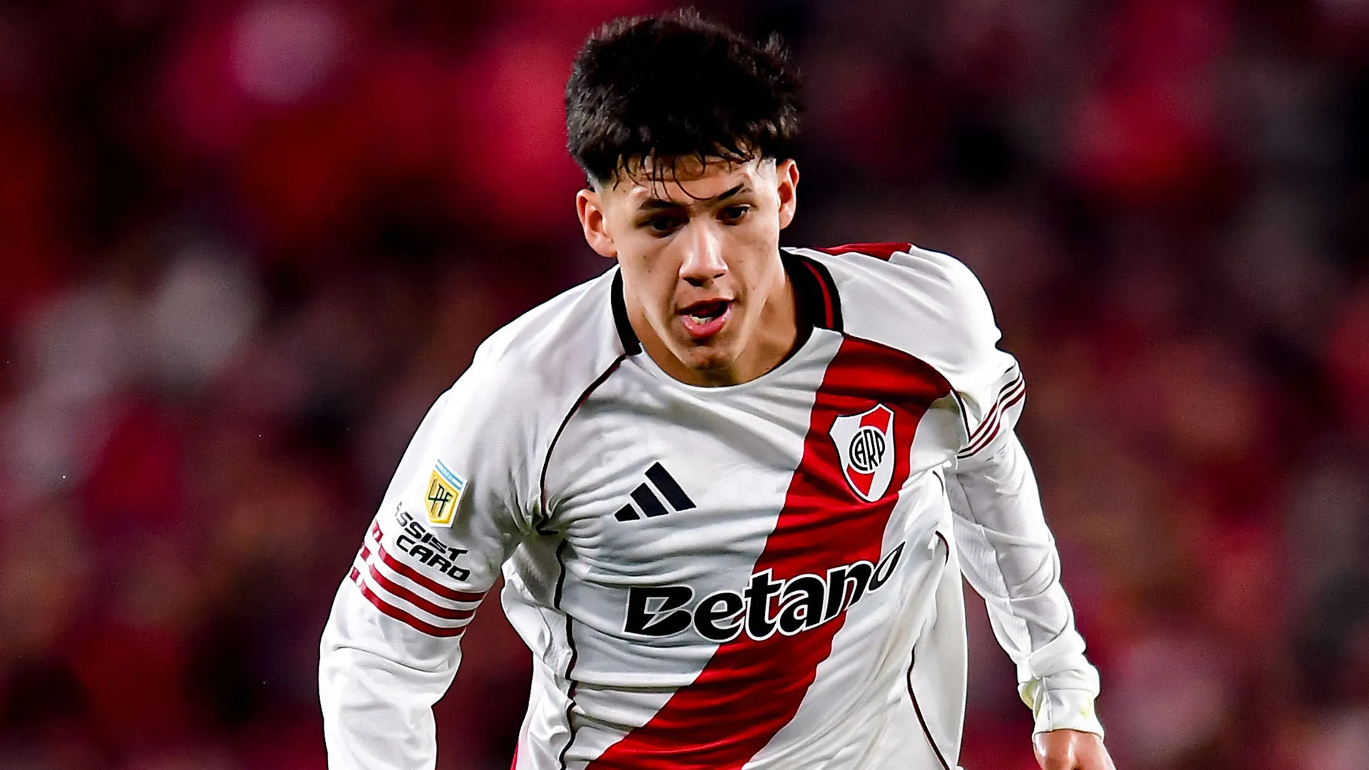 Nelle prossime settimane alcuni emissari di vari club andranno in Argentina a vederlo giocare
