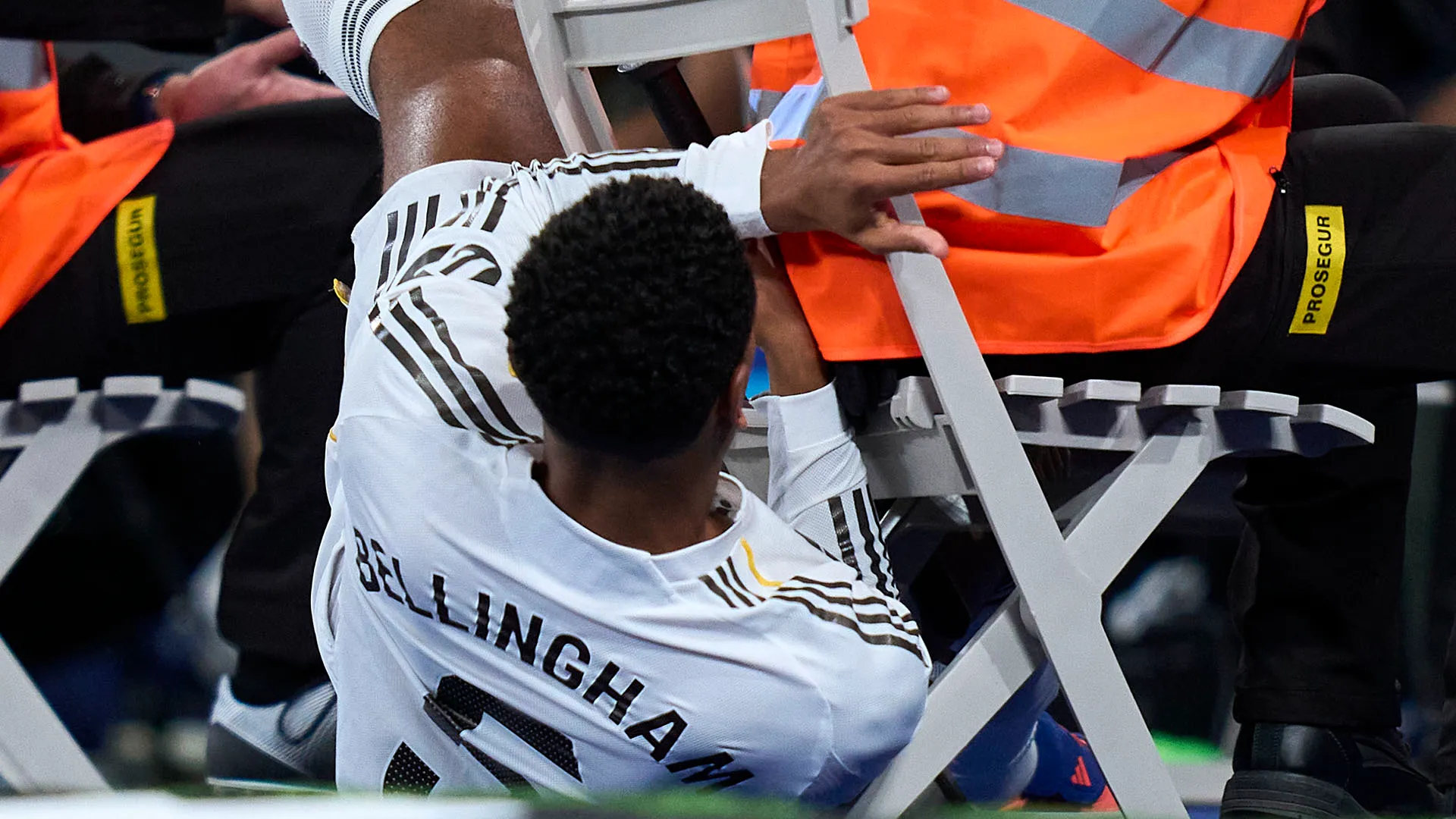 Piccolo fuoriprogramma durante la sfida tra Real Madrid e Villarreal