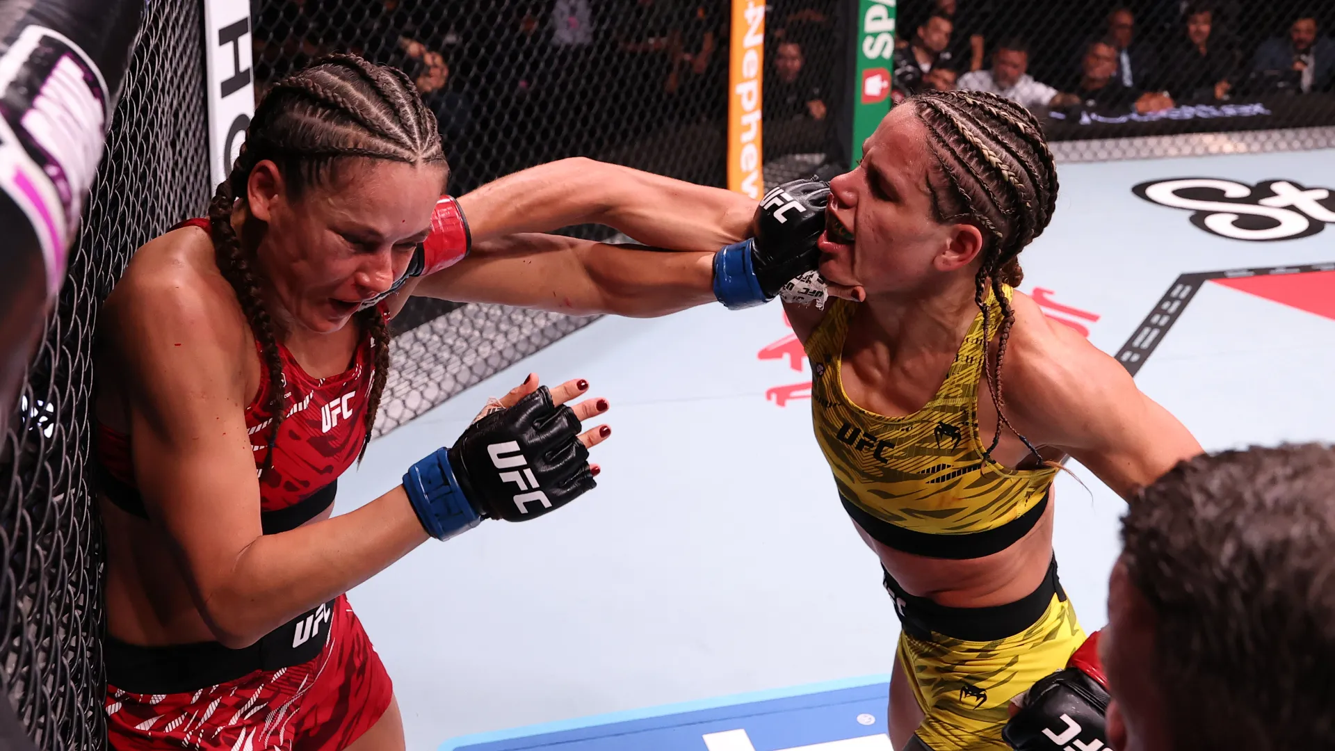 Nel finale ha scaricato una tremenda serie di pugni sul volto di Karolina Kowalkiewicz