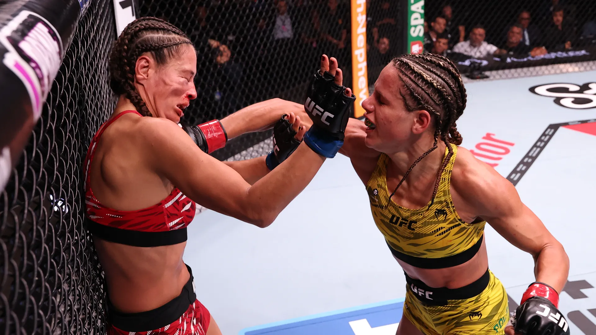 Karolina Kowalkiewicz ha potuto fare molto poco di fronte alla potenza dell'avversaria