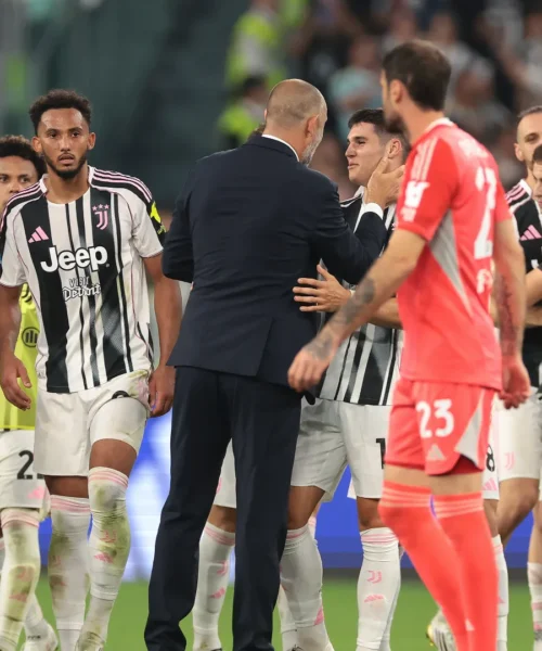 Mercato Juventus: offerta da 100 milioni di euro per la stella, i bianconeri riflettono