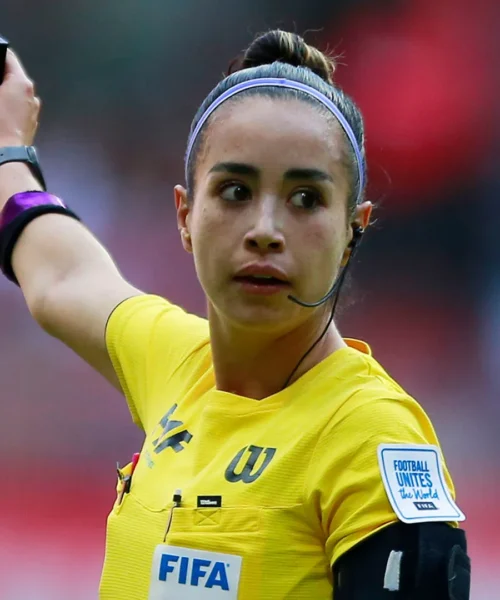 Le foto più belle di Katia Itzel Garcia: la donna arbitro stella dei social e politologa