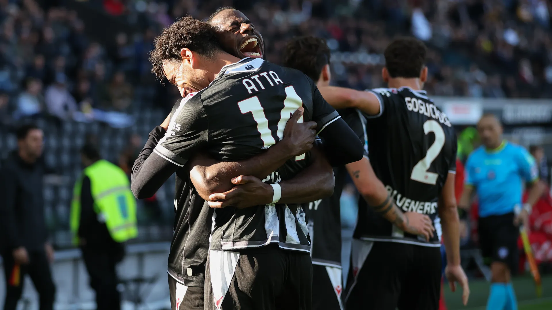 L’Udinese ne fa 3 al Lecce, tra Parma e Como non vince nessuno