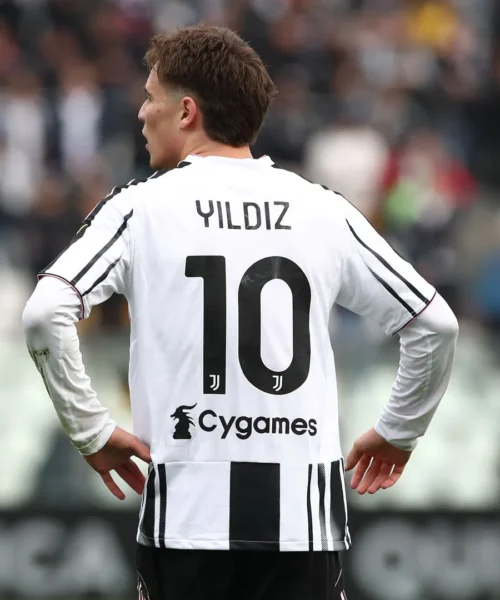 Ezio Greggio demolisce la Juventus