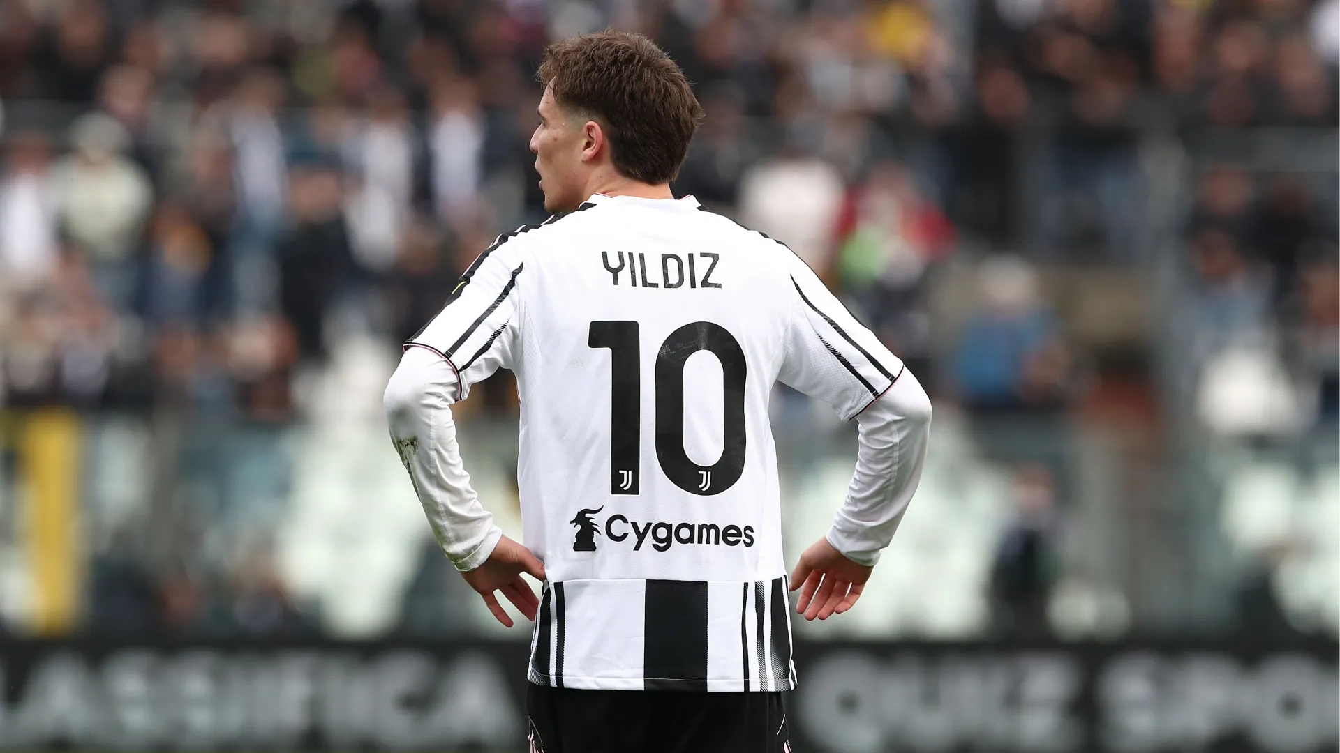 Ezio Greggio demolisce la Juventus