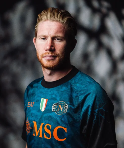 Il Napoli spaventa tutti con il nuovo kit di Halloween: le foto