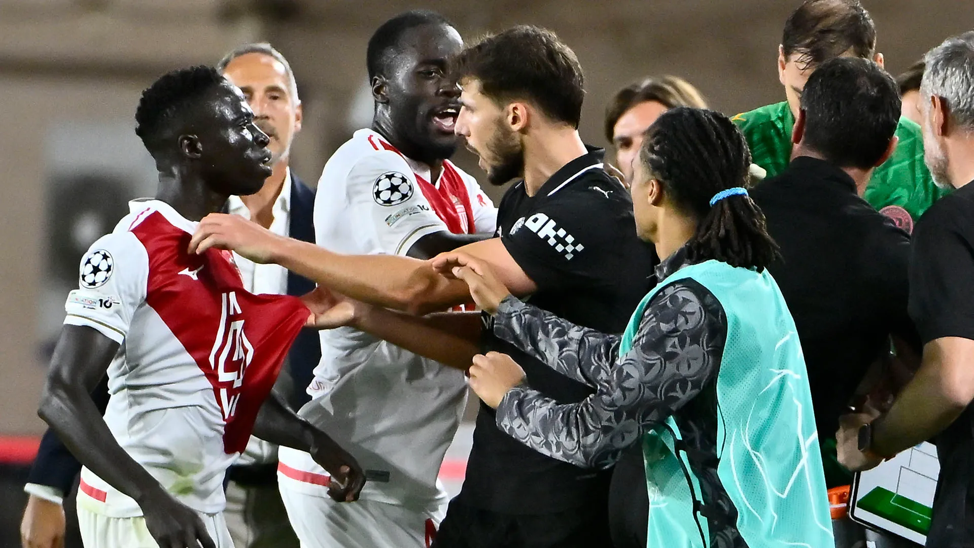 Gli animi tra Ruben Dias e Diatta si sono scaldati in fretta