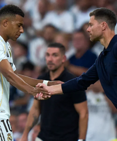 Xabi Alonso trema dopo le voci sulla stella. Immagini
