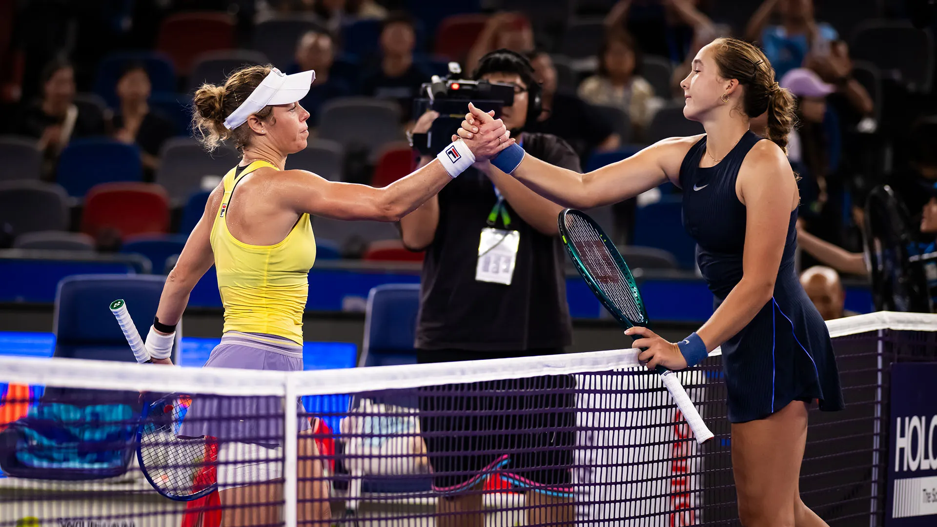 La campionessa tedesca ha battuto la russa in tre set
