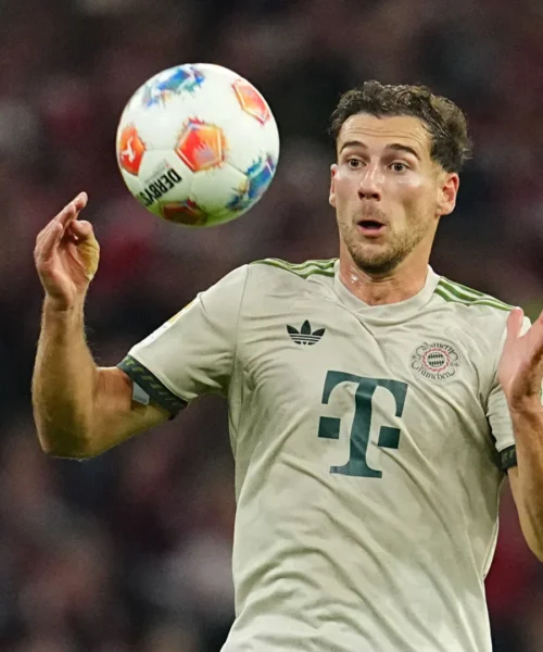 Leon Goretzka saluta tutti, il Bayern Monaco ha scelto l’erede: immagini