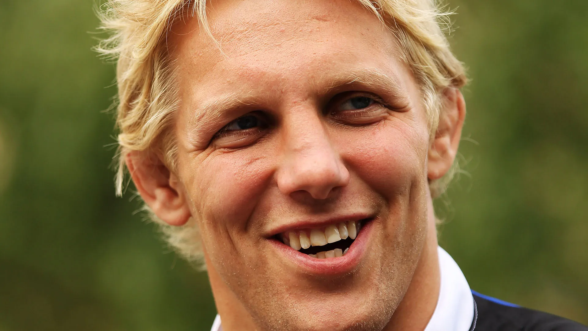 Soprannominato "Mad Dog", Lewis Moody ha collezionato 71 presenze con la nazionale inglese