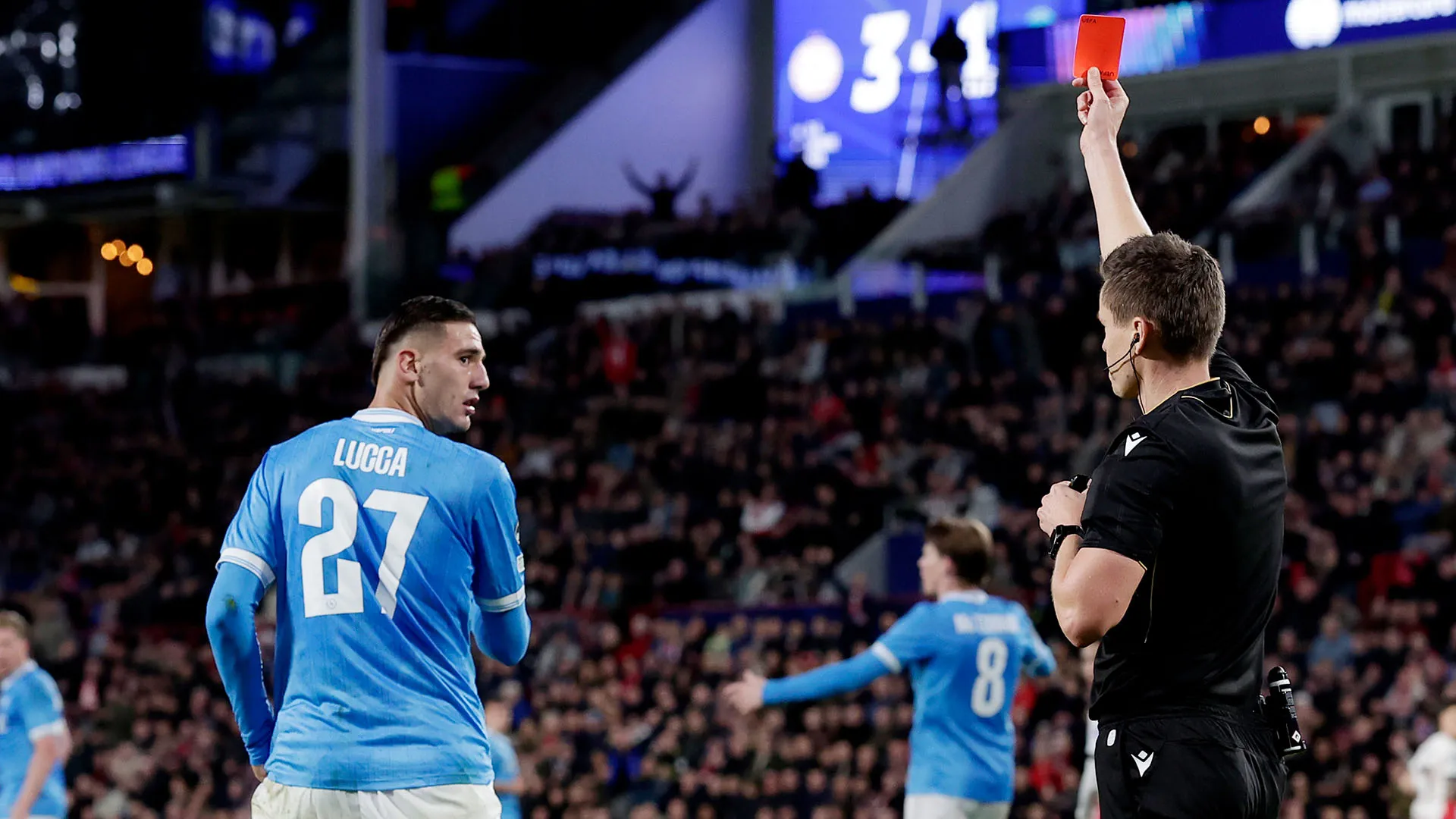 Il giocatore del Napoli ha cercato di protestare, ma Sieber è stato irremovibile