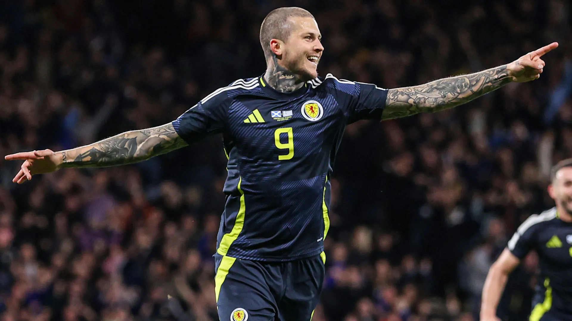 In precedenza ha anche giocato per Queen of the South, Livingston e QPR