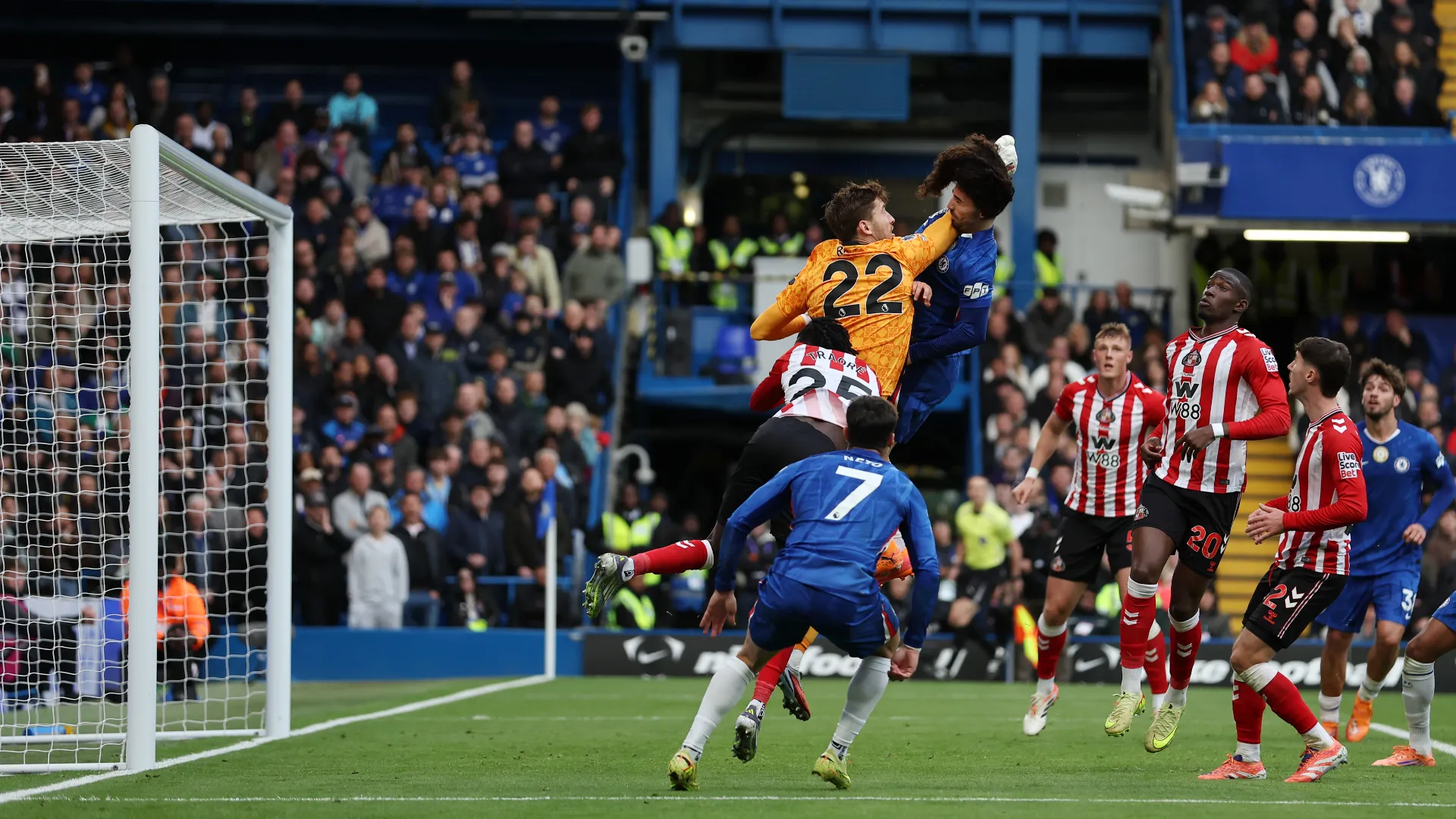 Grande spavento per il difensore spagnolo durante Chelsea-Sunderland