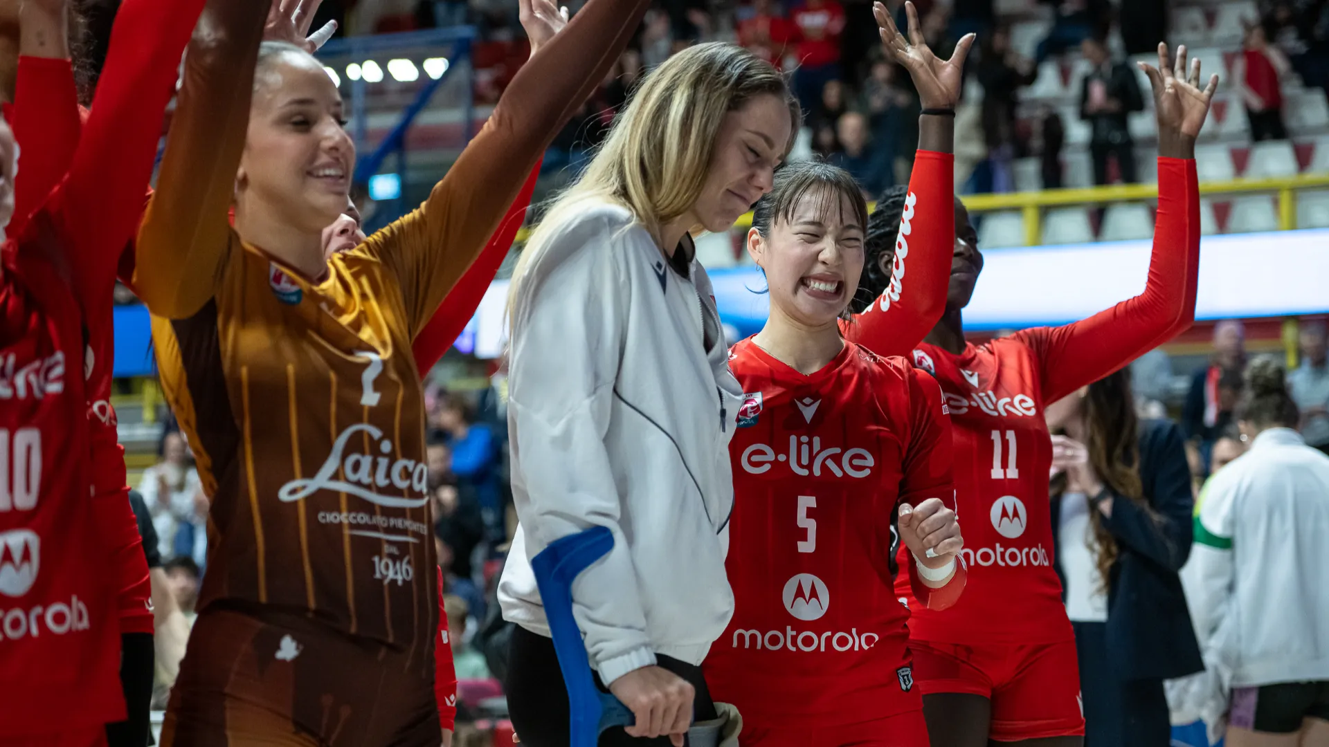 Le compagne l'hanno celebrata.