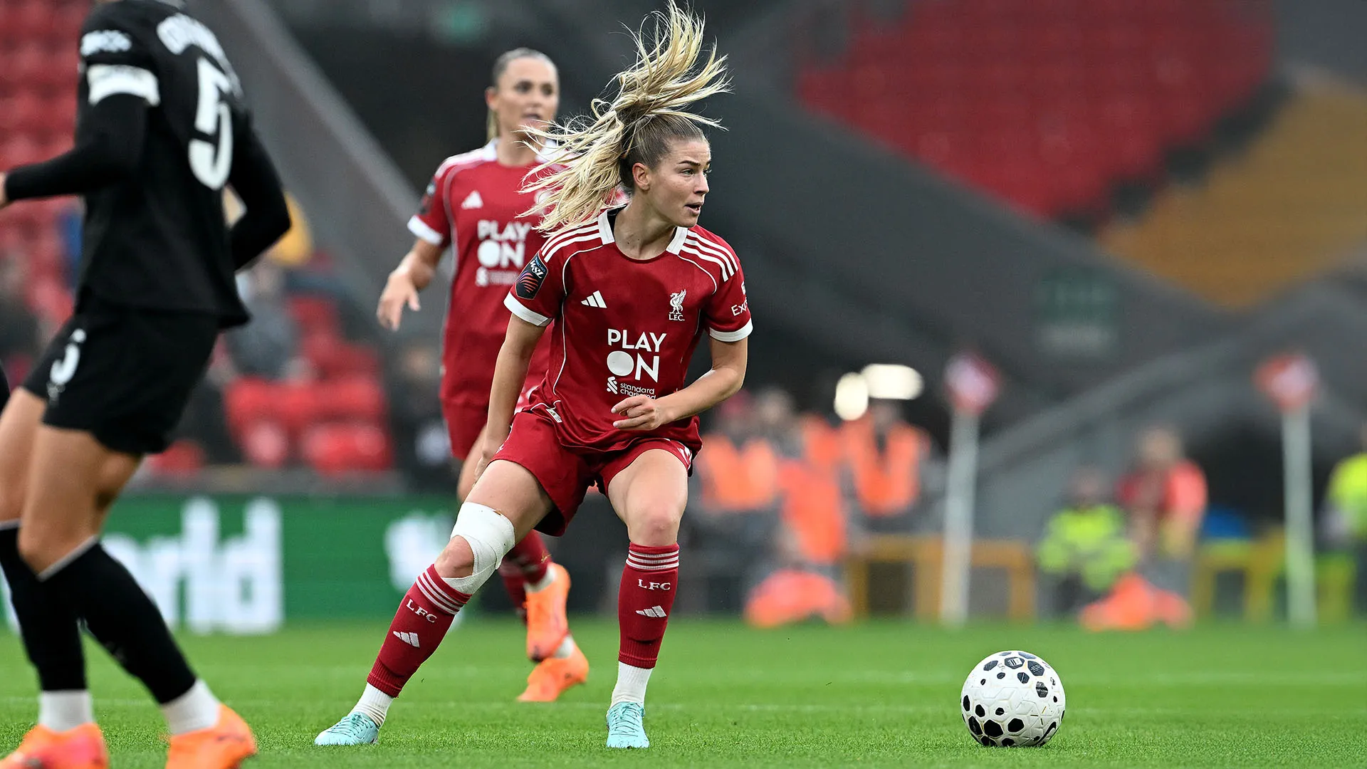 La sfortunata Marie-Therese Höbinger è stata costretta ad essere sostituita durante la partita tra Liverpool e Manchester City