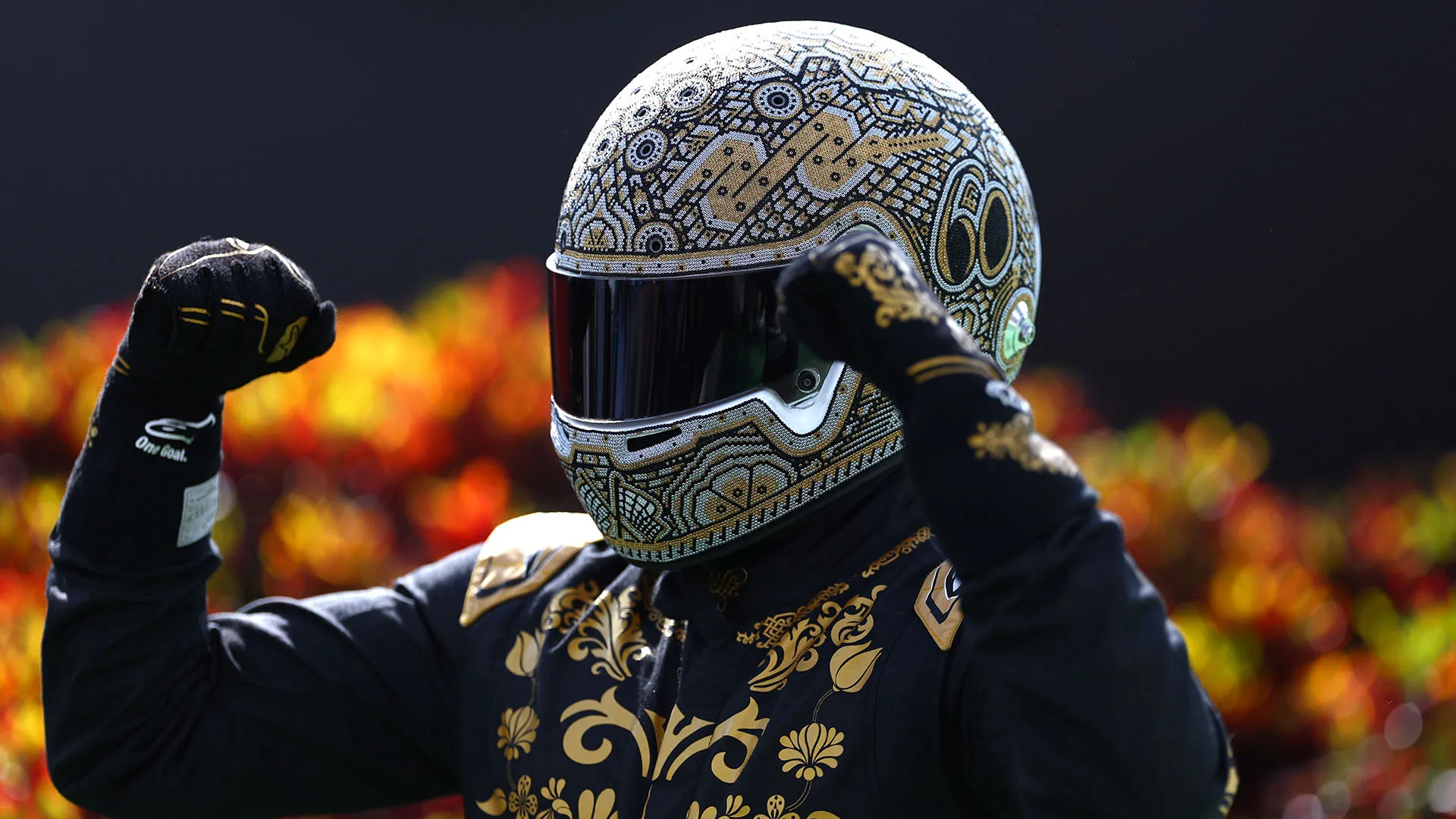 Le foto di Mario Achi, come ogni anno durante il GP del Messico, stanno andando virali ovunque