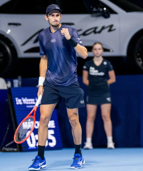 Matteo Arnaldi avanza a Vienna, Luciano Darderi eliminato