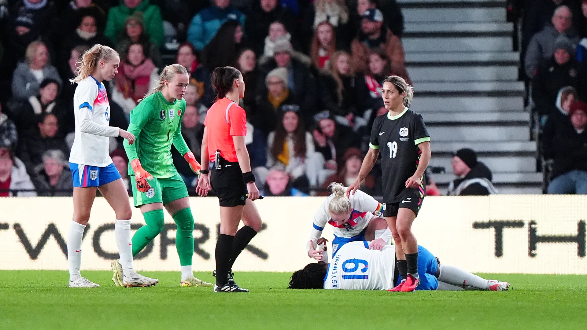 Michelle Agyemang è caduta male e si è infortunata al ginocchio
