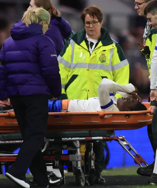 La campionessa urla e scoppia a piangere dopo il gravissimo infortunio. Foto