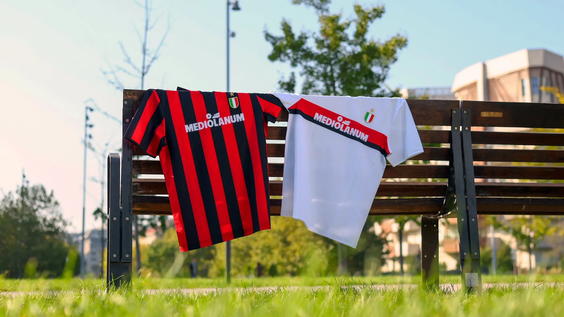 Il popolo rossonero ha risposto benissimo all'uscita della collezione...