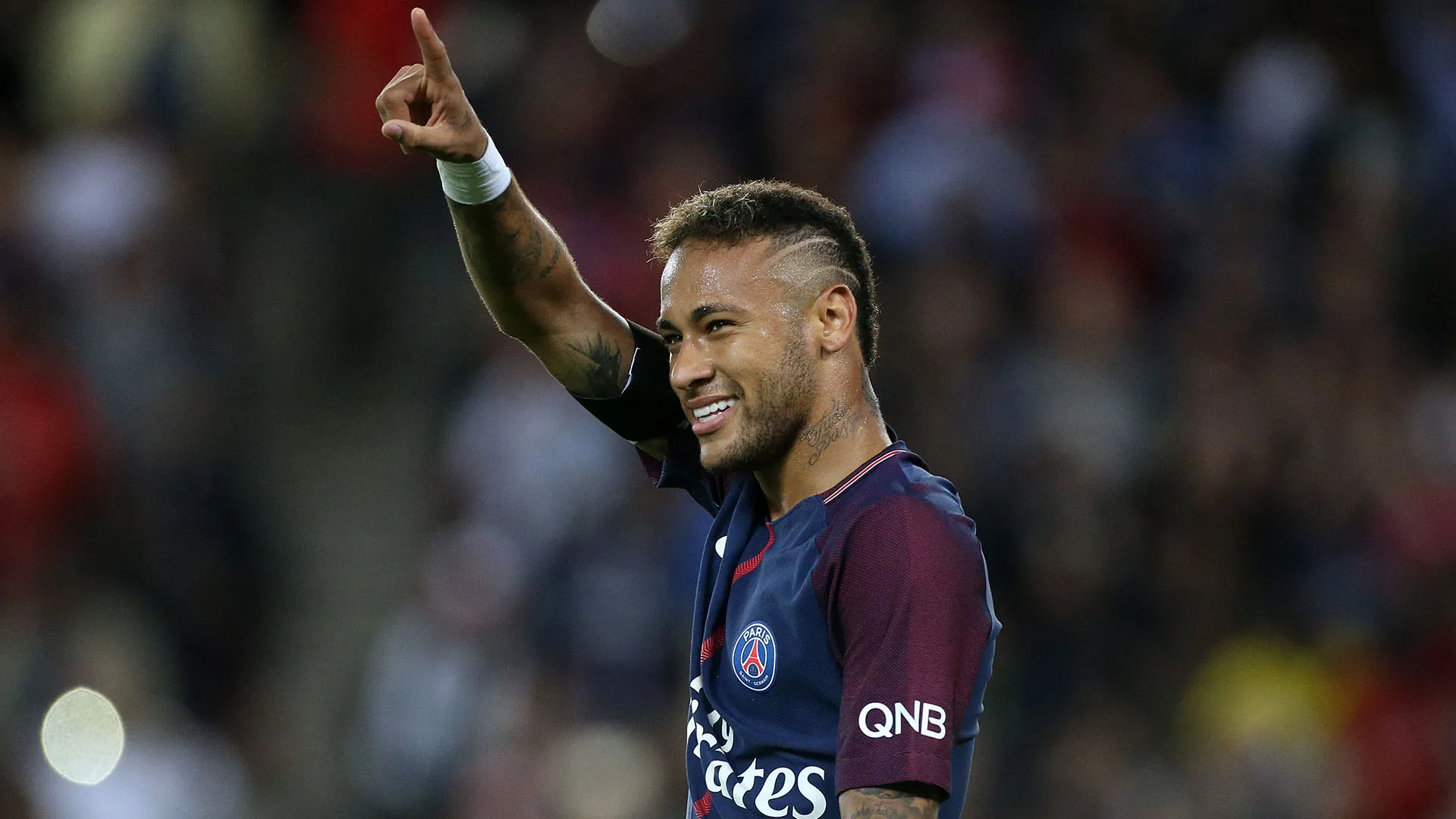 1- Neymar al PSG per 222 milioni di euro: il record dura ormai dal 2017

