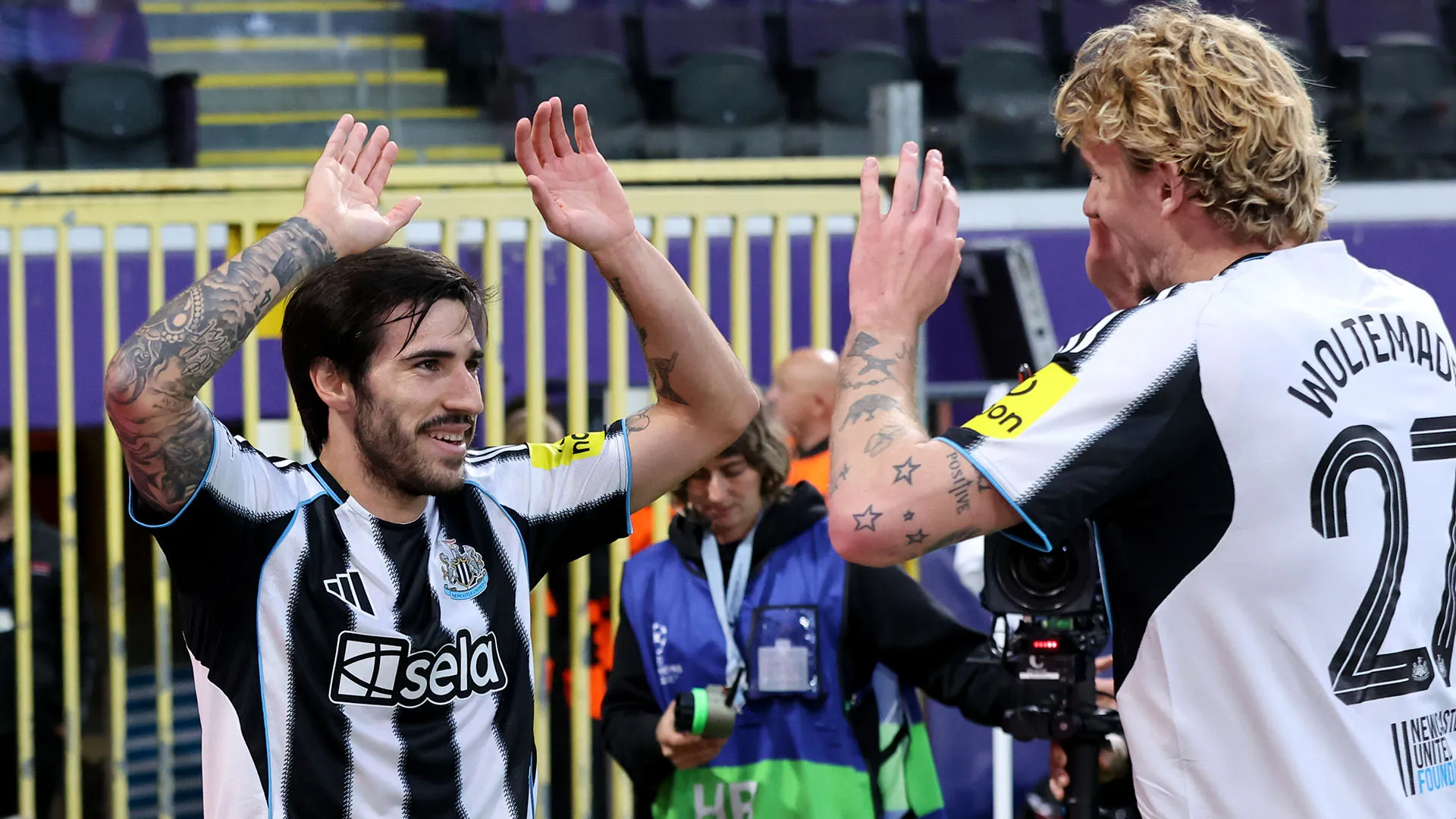 L'ex Stoccarda ha poi esultato insieme al compagno e amico Sandro Tonali