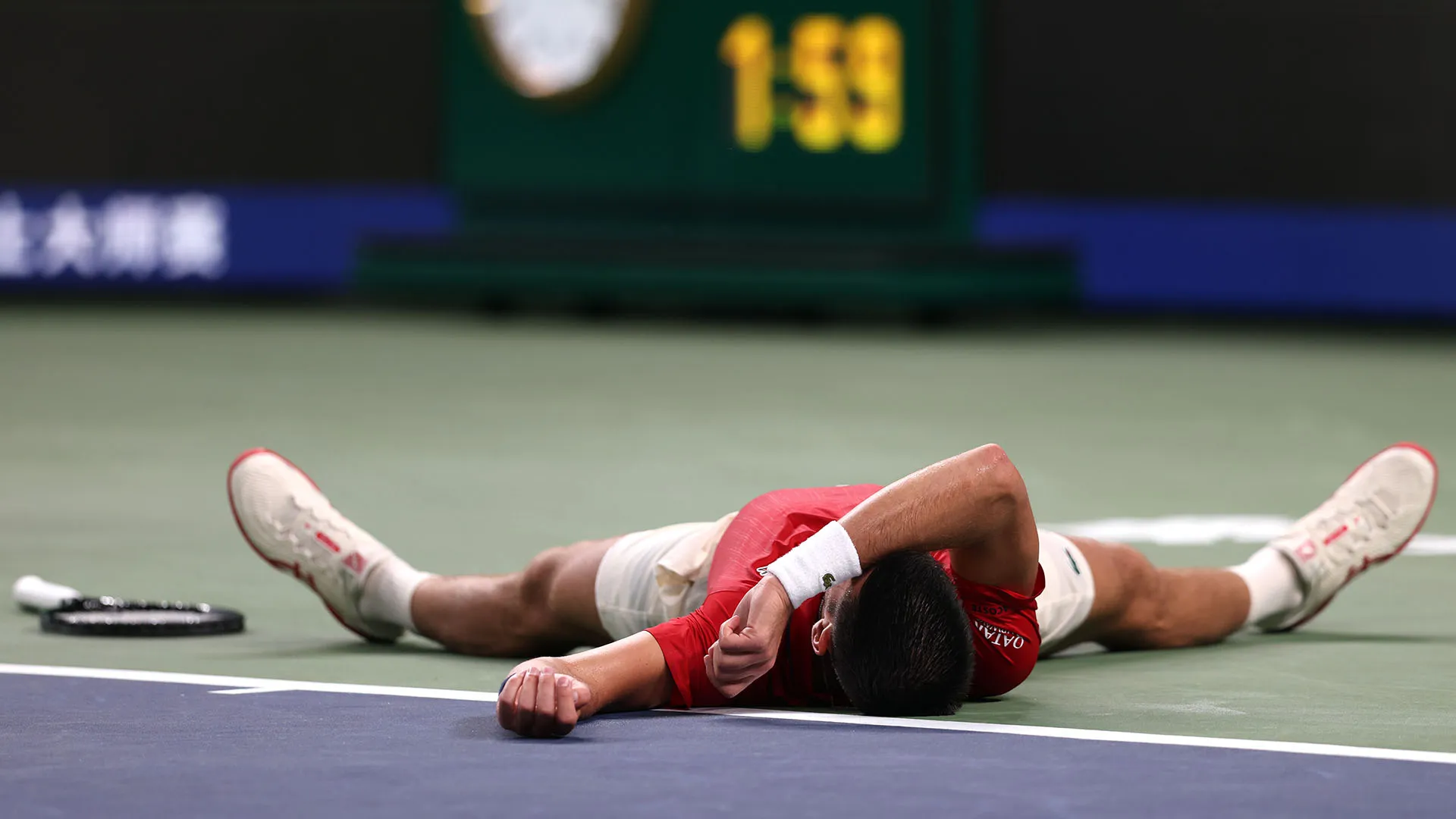 Djokovic non ha però abbandonato la partita, e alla fine è riuscito ad imporsi