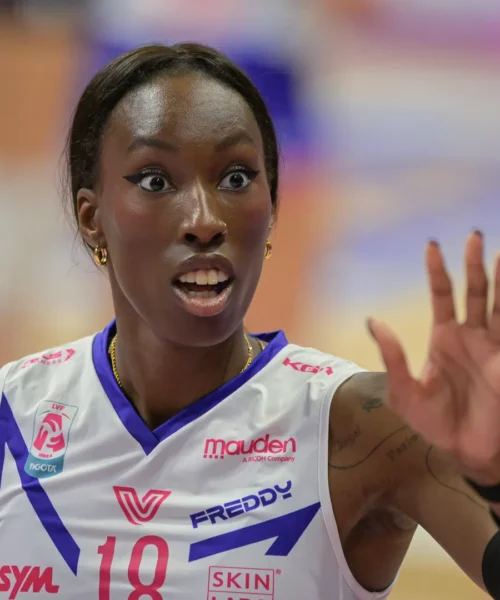 Paola Egonu nella bufera, pioggia di critiche dei tifosi sui social: le foto