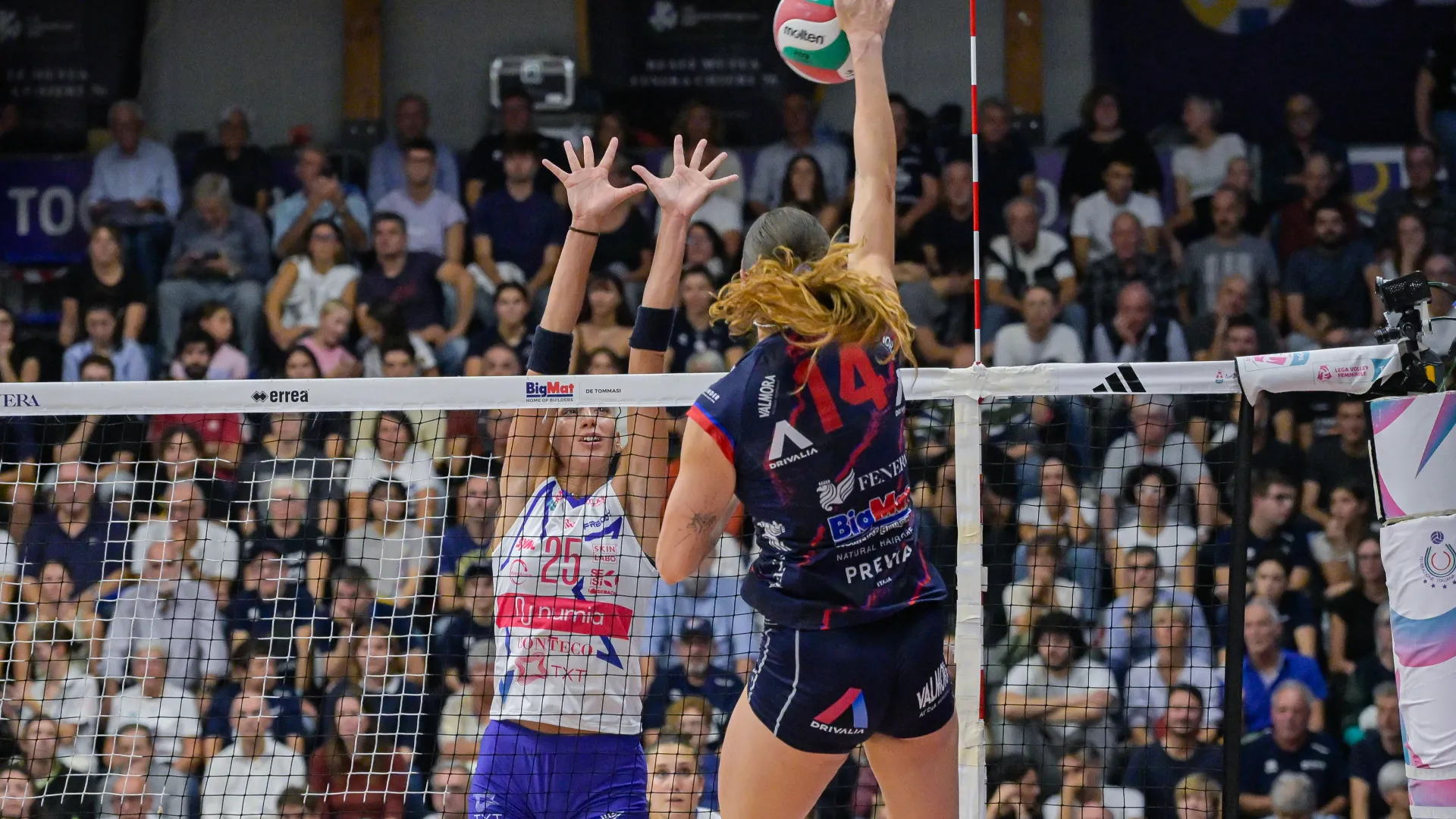 "Partita oscena: Paola che nel secodo e terzo set era scomparsa. Bosio sembra uscita dalle giovanili".