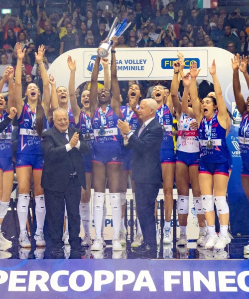 Paola Egonu spezza la maledizione, prima Supercoppa per Milano: le foto