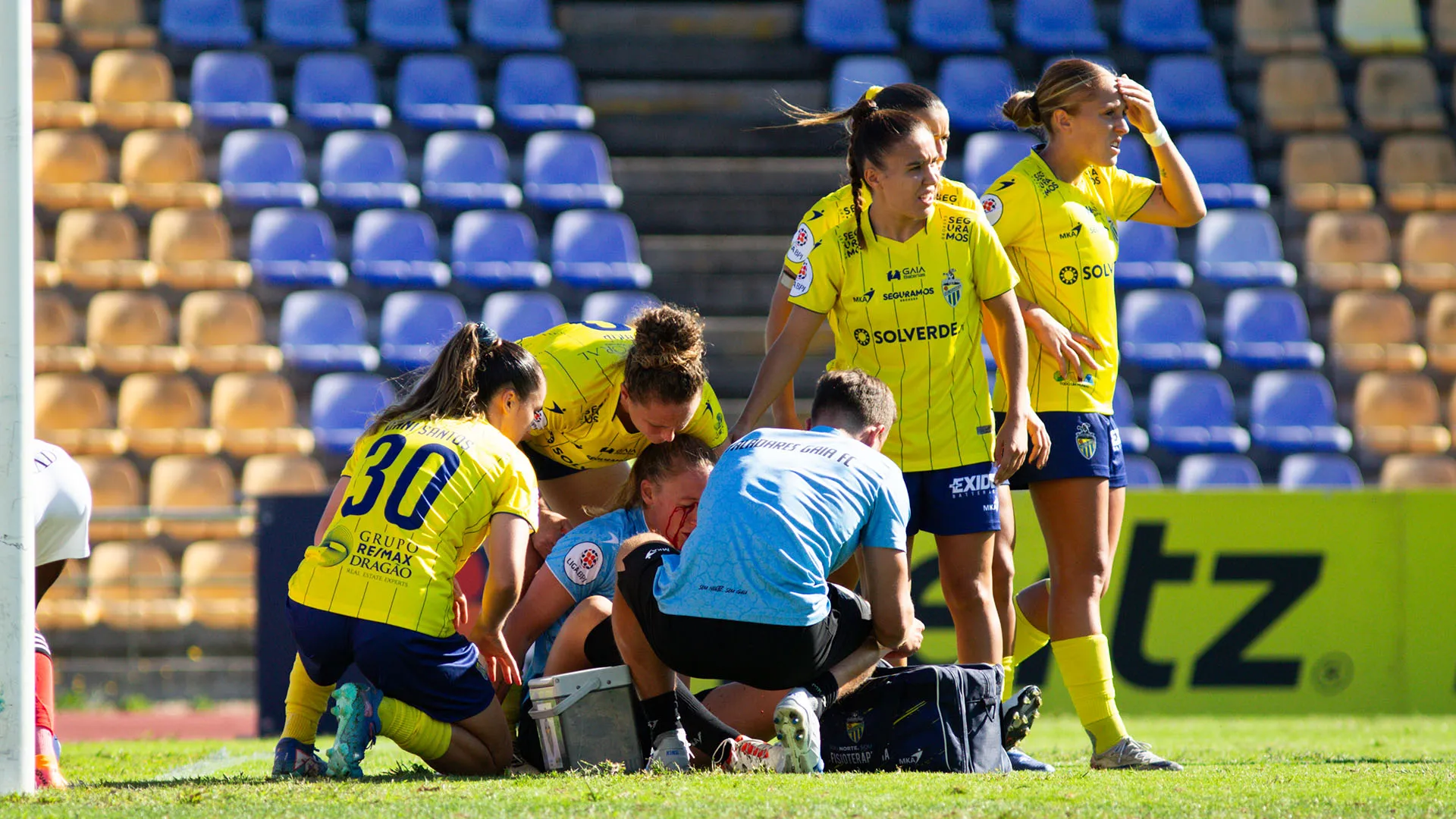 Anche il portiere avversario Erin Seppi è rimasto ferito