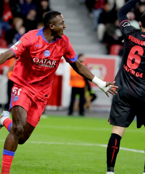 Champions League: il PSG annienta il Bayer, l’Arsenal ne fa quattro all’Atletico. Manchester City ok