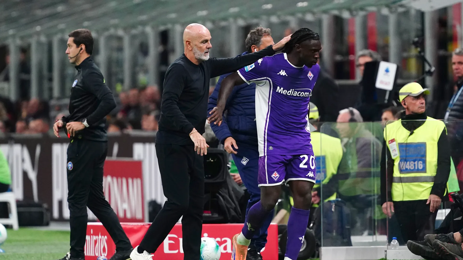 "Noi siamo ultimi, le colpe ci sono, sono mie e dei giocatori, altrimenti se si vince siamo tutti bravi e se si perde siamo tutti brutti"