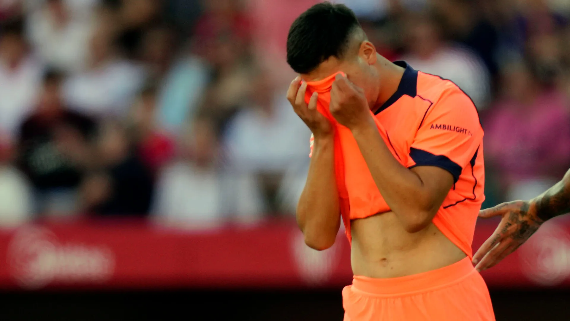 Anche Thierry Henry dopo la sconfitta del Barcellona con il PSG era stato molto duro con Flick