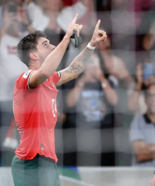 Ruben Neves commuove il mondo con il suo gesto: tutto lo stadio in piedi. Foto