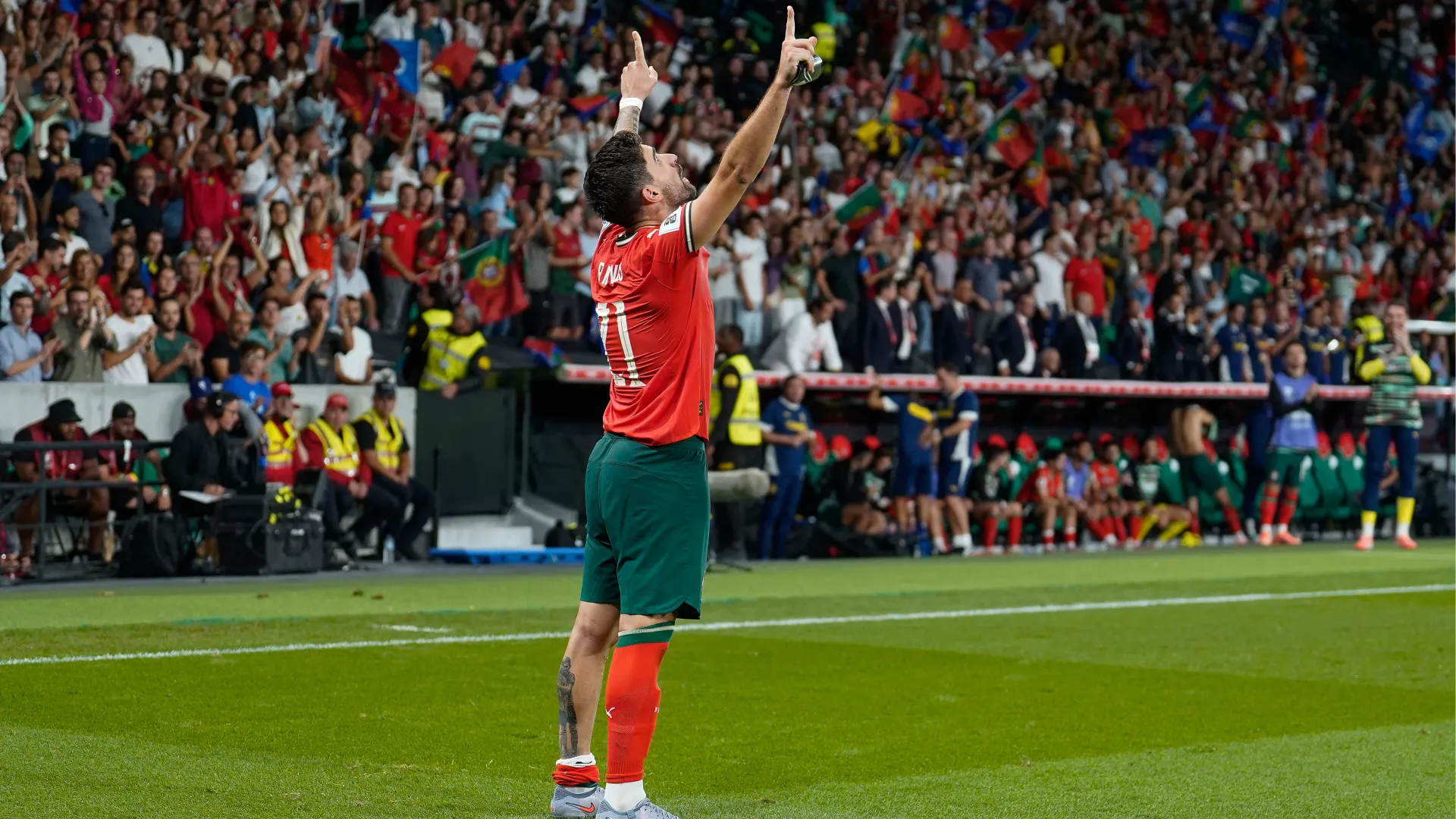 Dopo il gol, ha indicato il cielo per dedicare la rete all'amico scomparso il 3 luglio