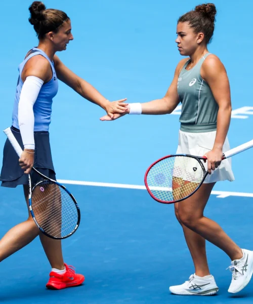 WTA Pechino: Sara Errani e Jasmine Paolini volano in finale senza affanni