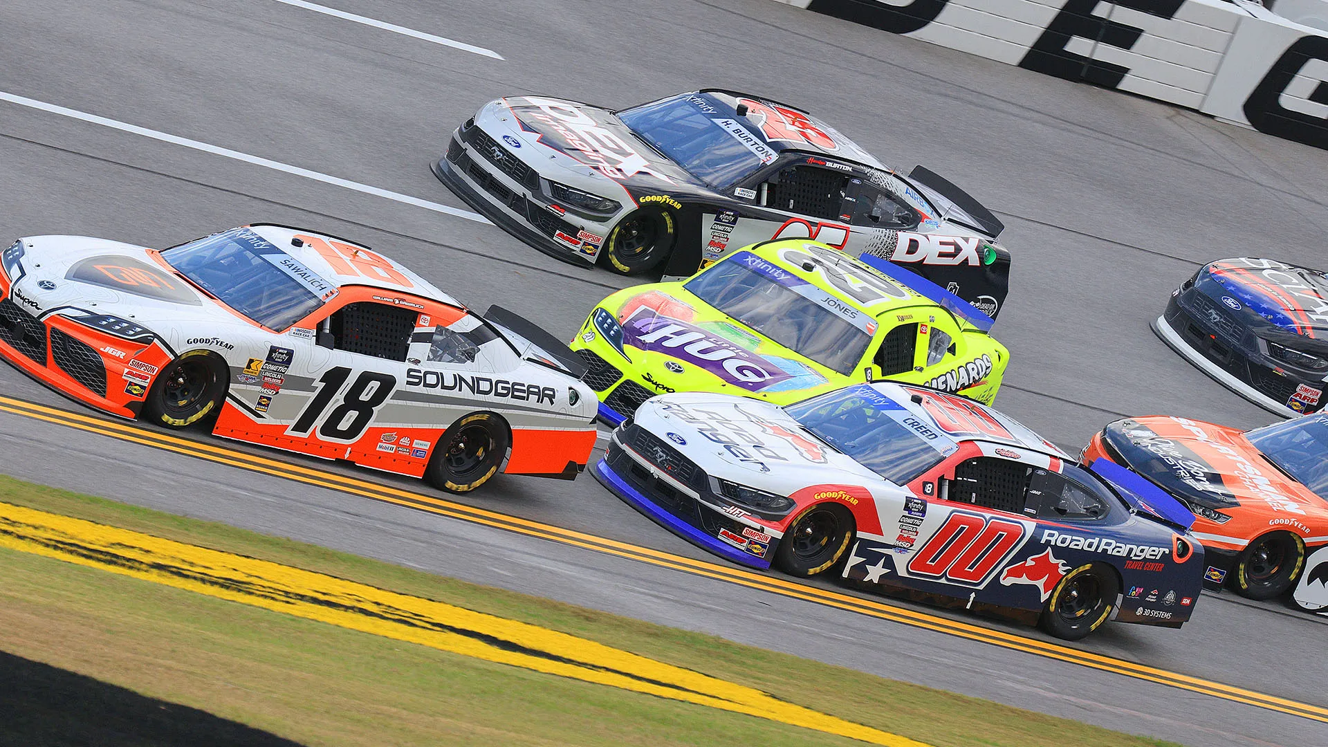 Nei primi giri di gara c'è stato un maxi tamponamento