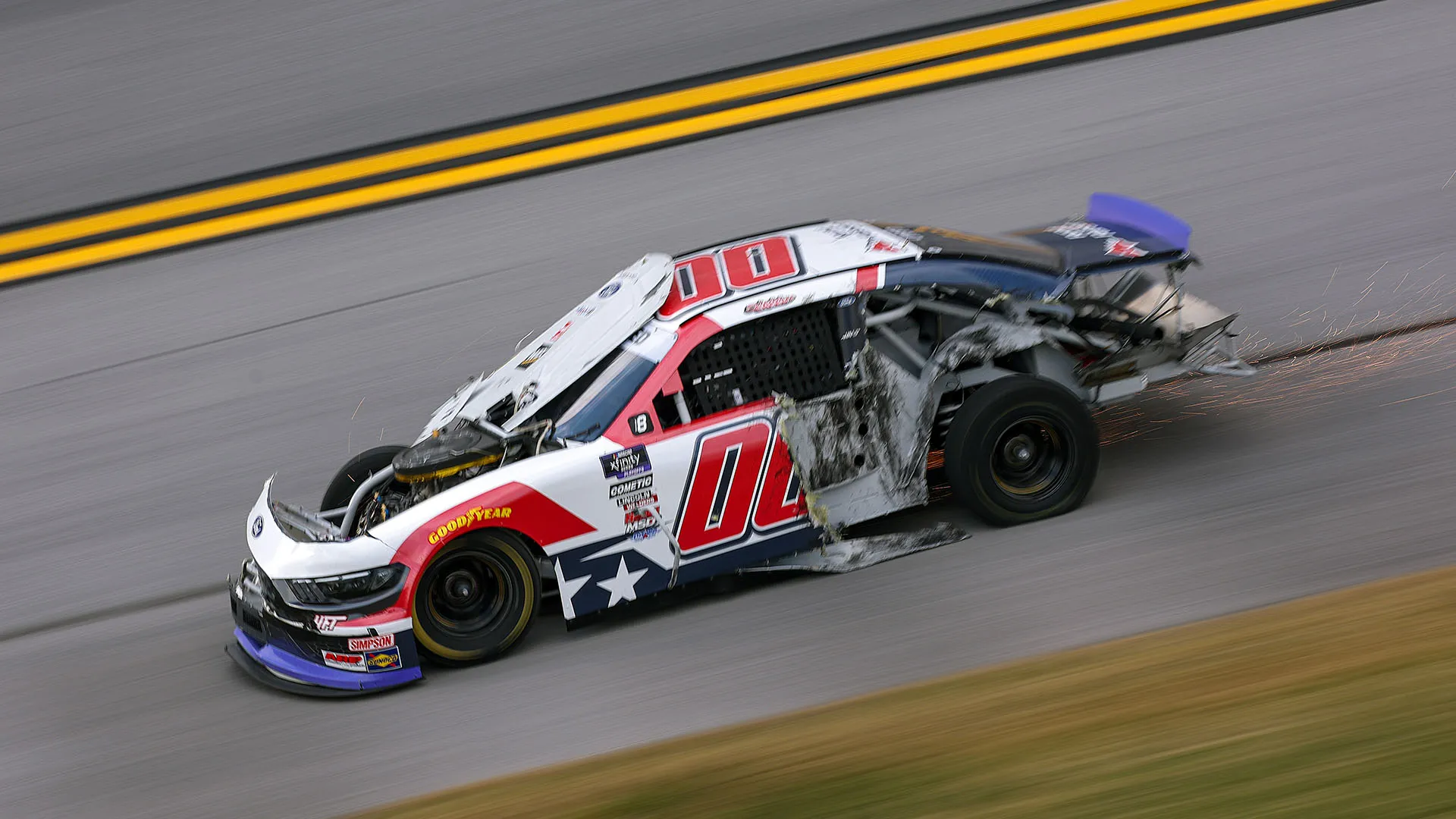 L'auto di Sheldon Creed è quella che ha riportato più danni