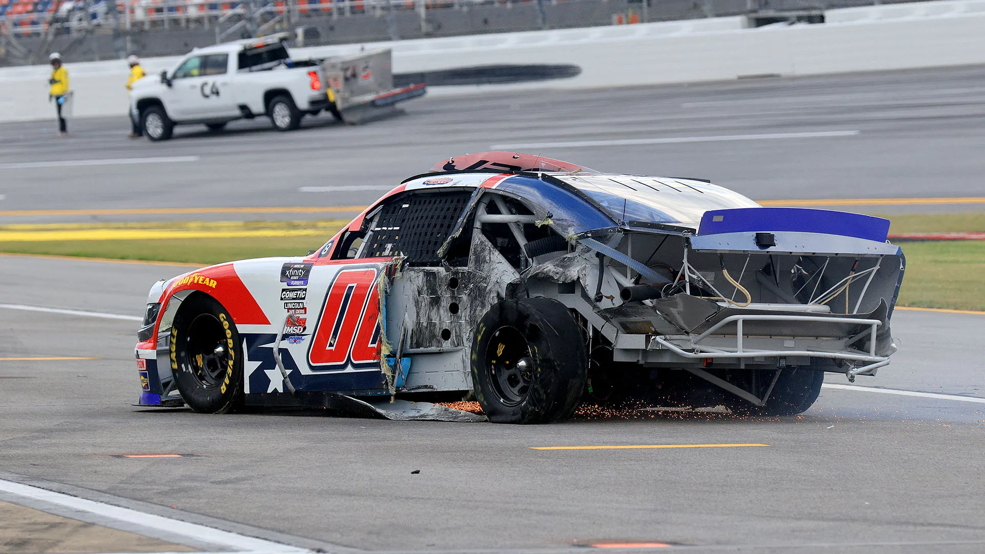 Chissà quante ore di lavoro servono per sistemare la vettura di Sheldon Creed...