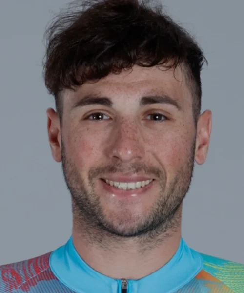 Simone Velasco resta alla XDS Astana e spiega la sua scelta