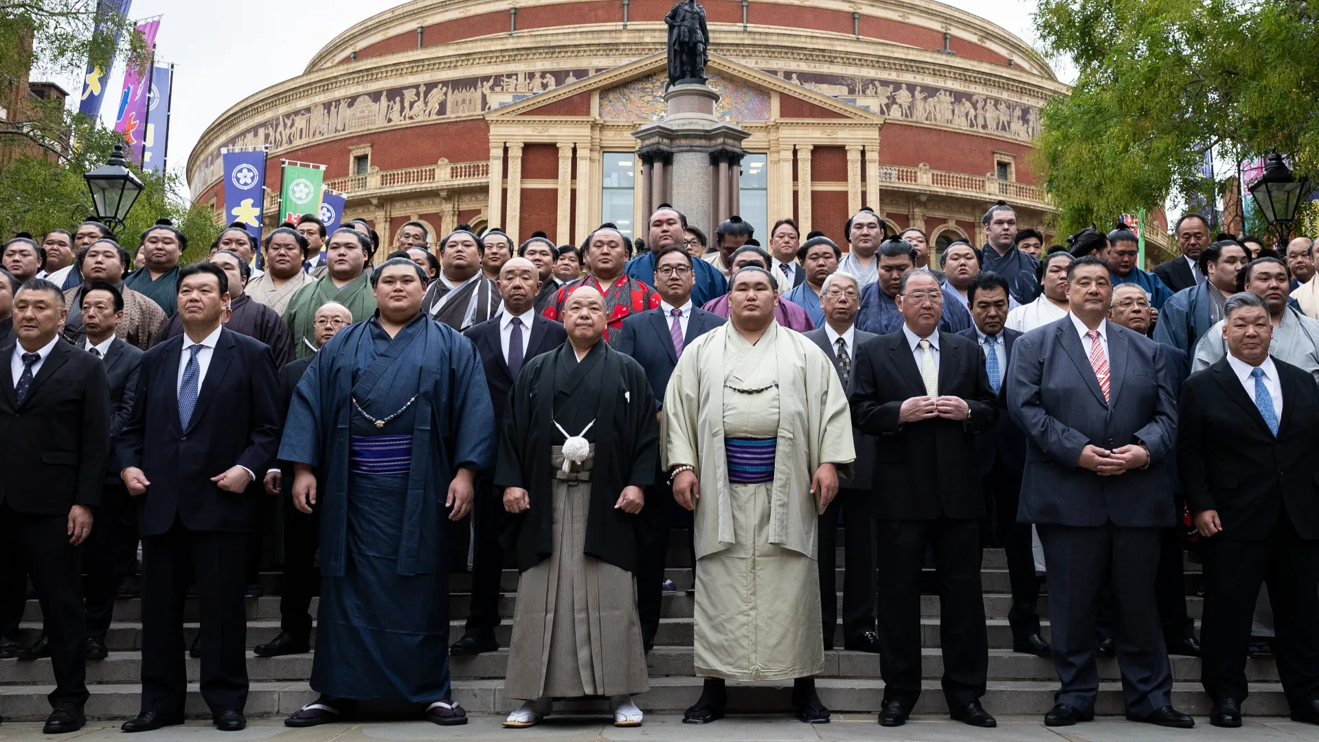 Il sumo con questi eventi spera di accrescere la sua popolarità anche all'estero