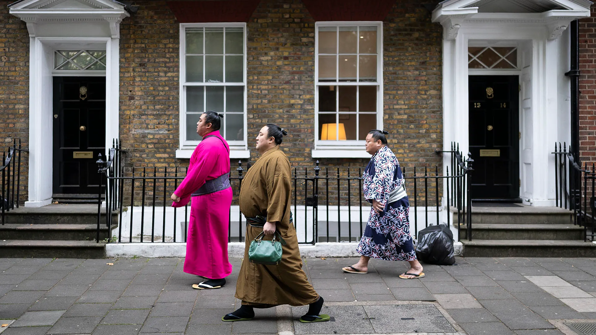 Quasi come turisti, le stelle del sumo hanno visitato le principali attrazioni di Londra