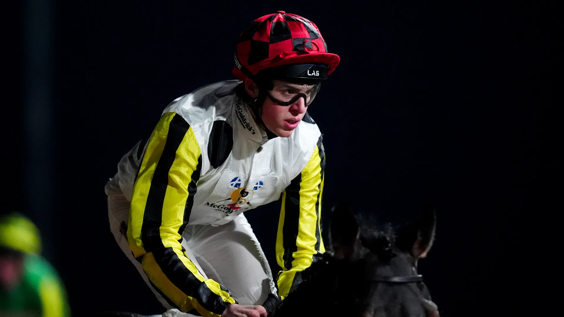 Il mondo delle corse dei cavalli è sconvolto dalla scomparsa di Tommie Jakes