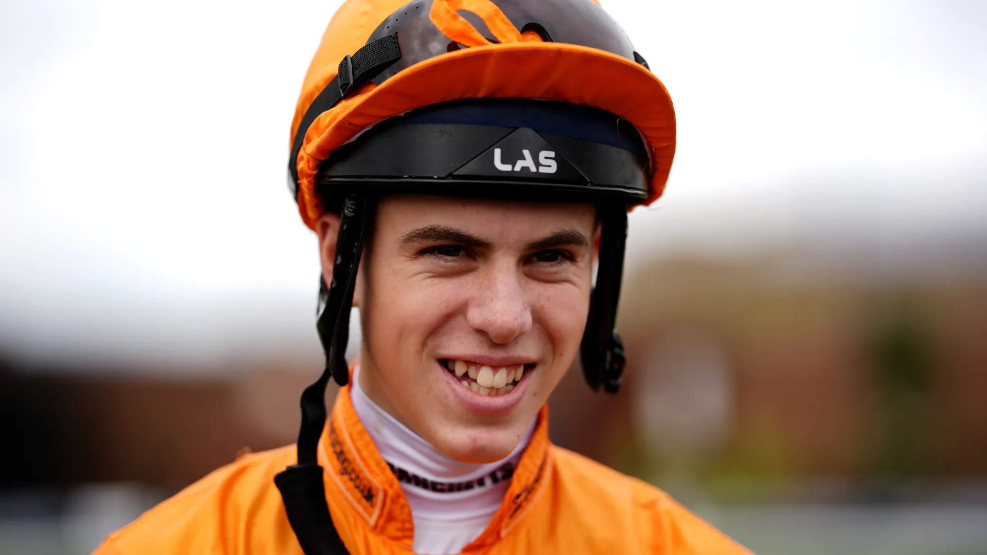 "Siamo sconvolti nell'apprendere la notizia di Tommie", è la nota della British Horseracing Authority