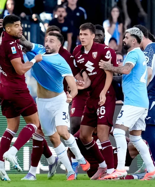 Lazio-Torino finisce malissimo: le foto della maxi rissa