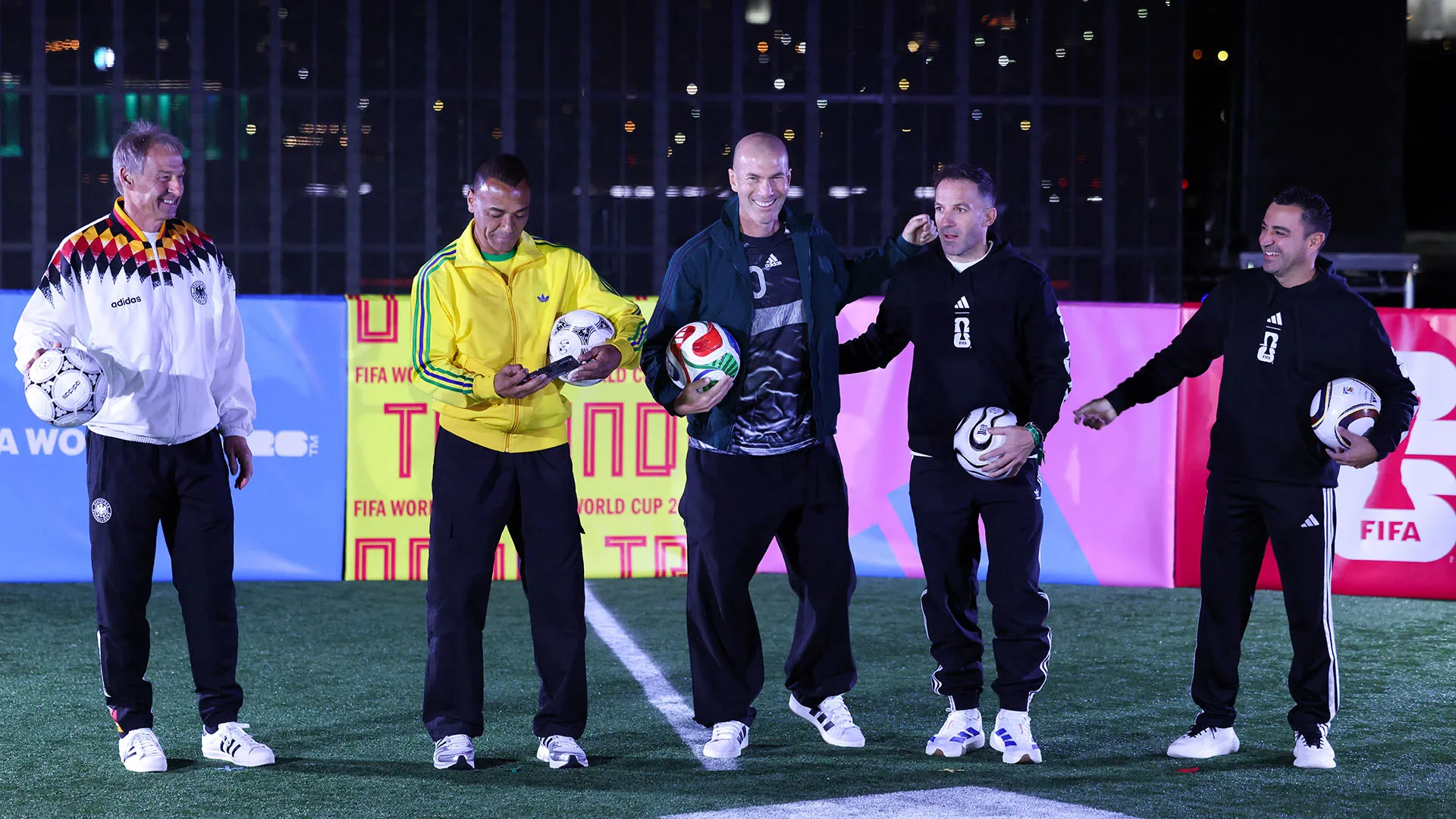 Presenti anche il tedesco Klinsmann, il brasiliano Cafu e l'italiano Del Piero e lo spagnolo Xavi