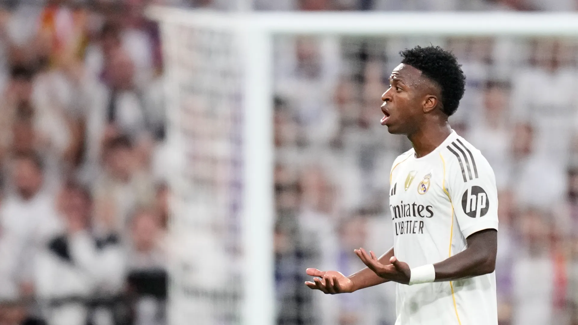 Xabi Alonso ha deciso di sostituire Vinicius al minuto 72. La stella non l'ha presa bene
