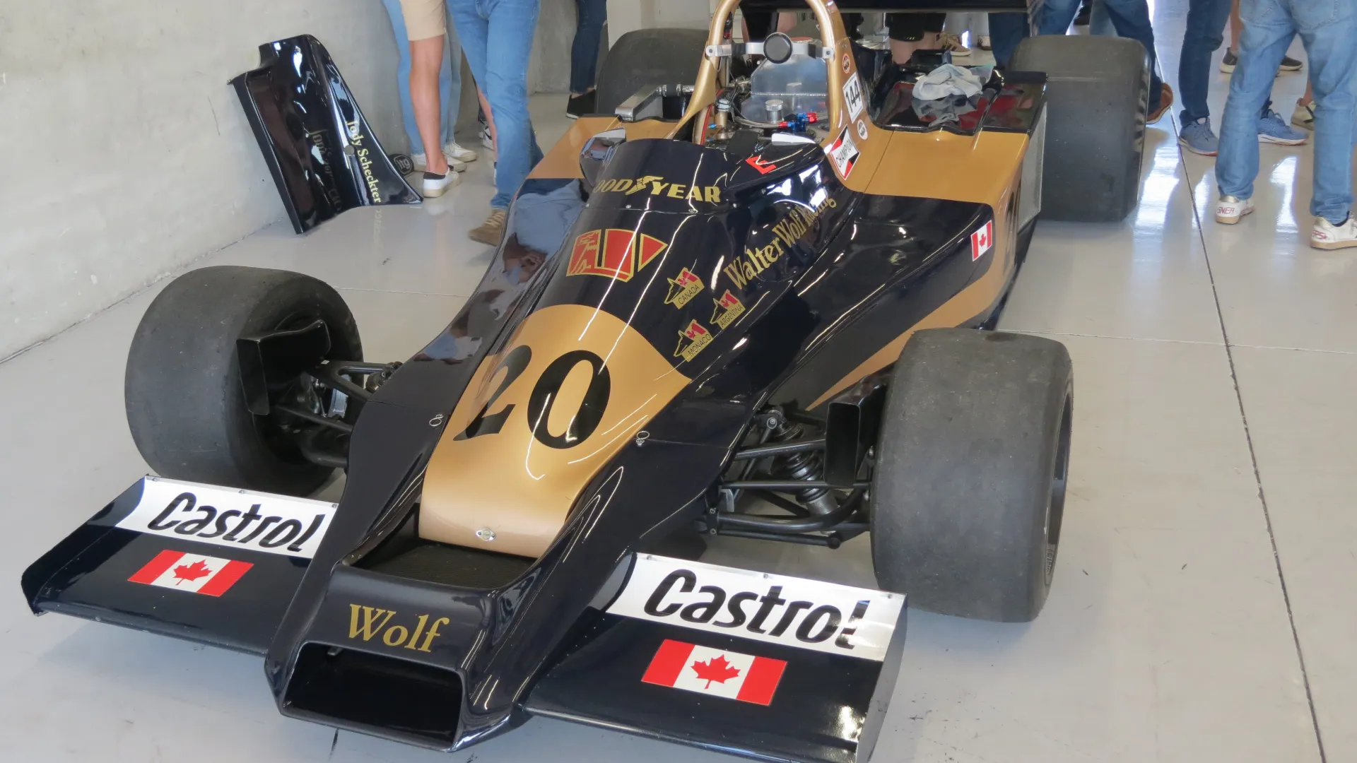 ... il sudafricano era reduce dalla Tyrrell, dove aveva collaborato allo sviluppo della P34 a sei ruote
